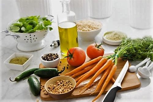 Atividades físicas regulares, alimentação saudável e acompanhamento multiprofissional (médicos, nutricionistas, profissionais de educação física e outros) auxiliam no controle do colesterol Foto: Blog da Saúde - Ministério da Saúde