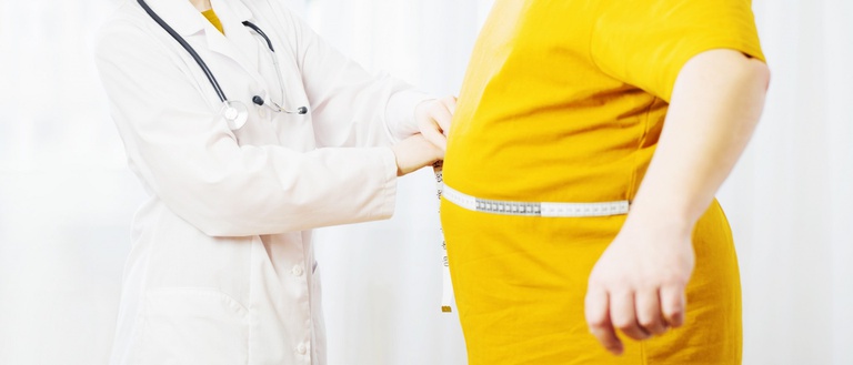 doctor-measures-man-measures-waist - Copia.jpg