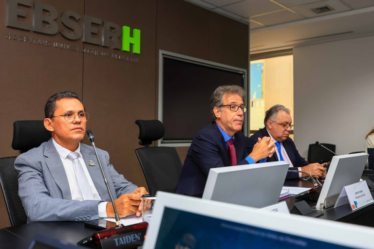 01042025 ebserh hu-ufdpar bancada apre (10).jpg
