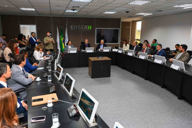 01042025 ebserh hu-ufdpar bancada apre (15).jpg