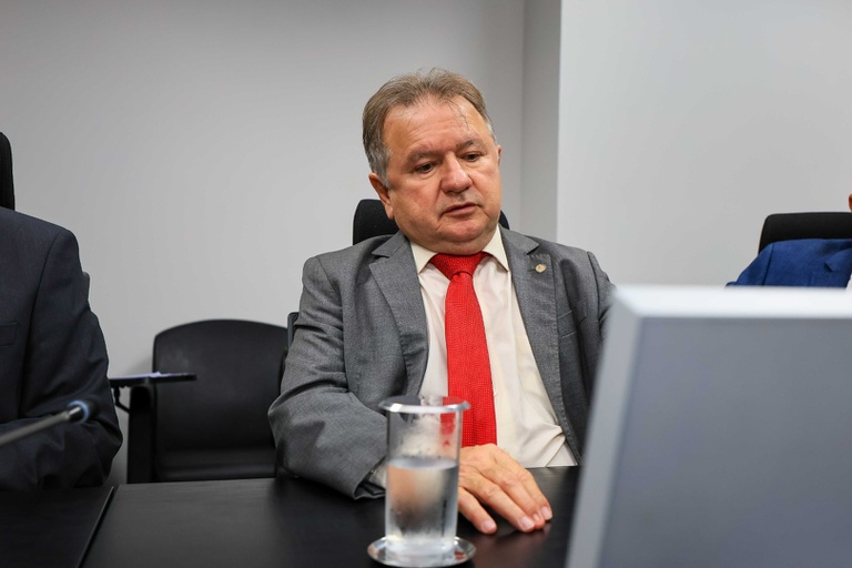 01042025 ebserh hu-ufdpar bancada apre (25).jpg