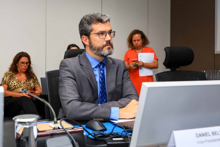 01042025 ebserh hu-ufdpar bancada apre (36).jpg