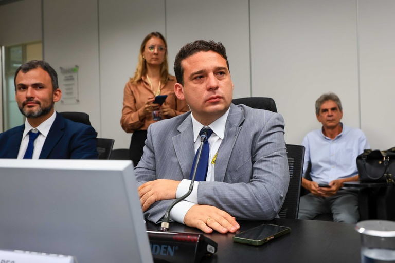 01042025 ebserh hu-ufdpar bancada apre (44).jpg
