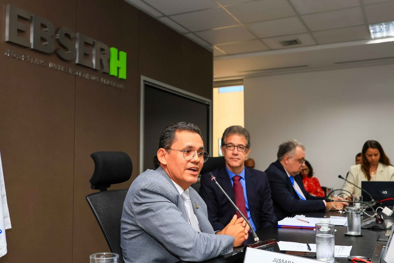 01042025 ebserh hu-ufdpar bancada apre (68).jpg