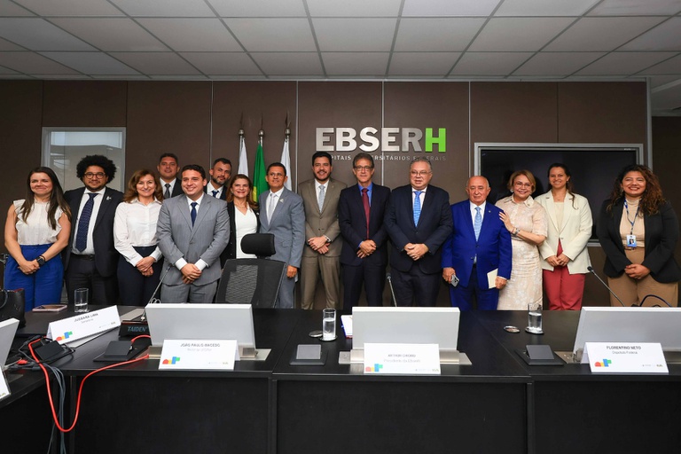 01042025 ebserh hu-ufdpar bancada apre (80).jpg