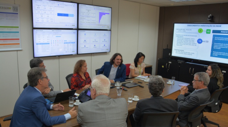 18112025 ebserh reunião conselho consultivo (3).JPG