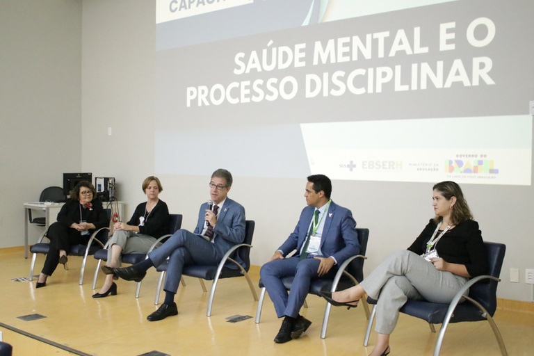29102025 Saúde Mental e Processo Disciplinar são tema de seminário na Ebserh (1).JPG