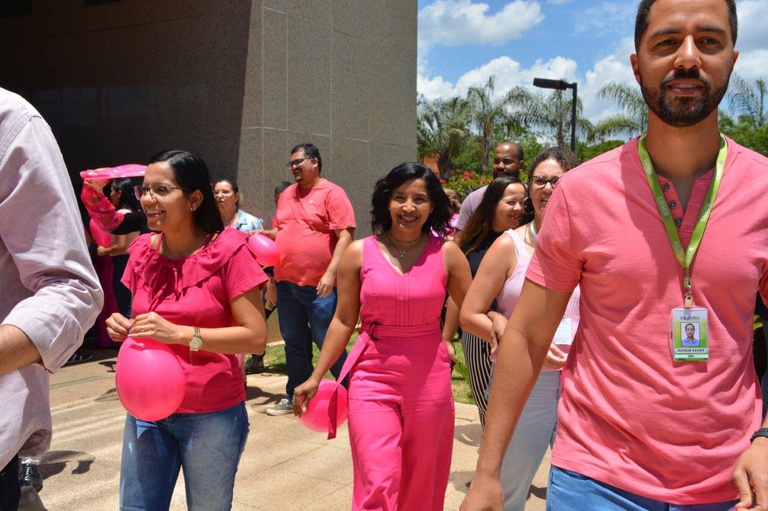 24102023 outubro rosa ebserh sede (10).jpg