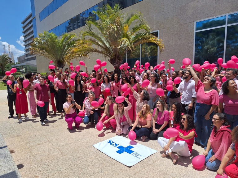 24102023 outubro rosa ebserh sede (13).jpeg