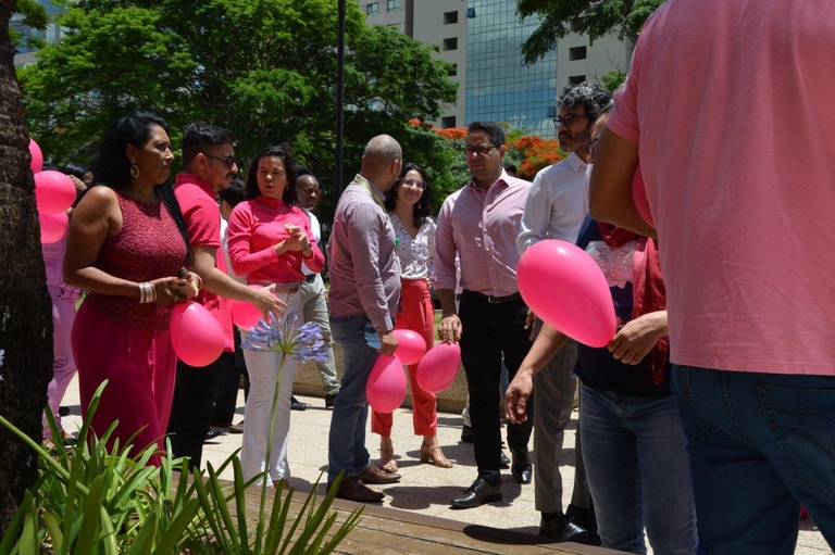 24102023 outubro rosa ebserh sede (13).jpg