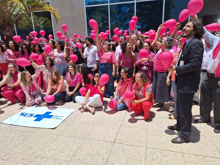 24102023 outubro rosa ebserh sede (14).jpeg