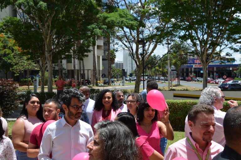 24102023 outubro rosa ebserh sede (14).jpg