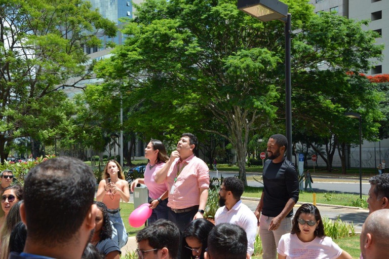 24102023 outubro rosa ebserh sede (16).jpg