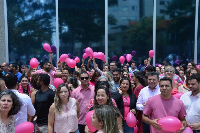 24102023 outubro rosa ebserh sede (17).jpg