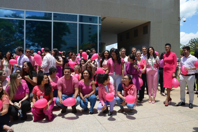 24102023 outubro rosa ebserh sede (22).jpg