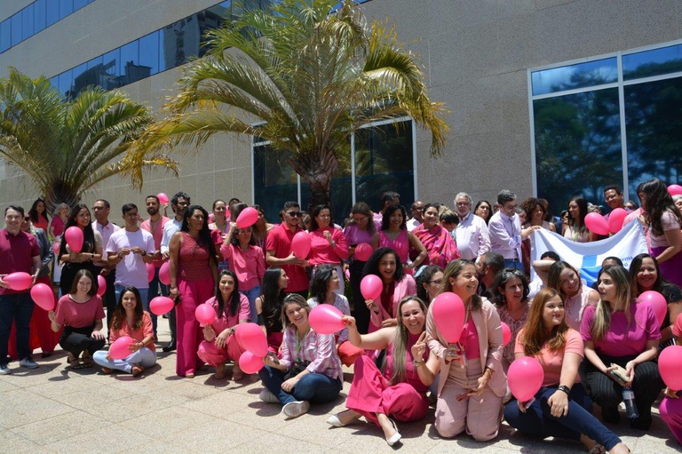 24102023 outubro rosa ebserh sede (24).jpg