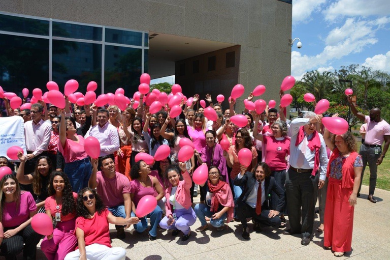 24102023 outubro rosa ebserh sede (28).jpg