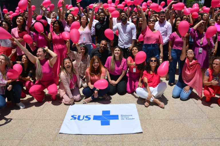 24102023 outubro rosa ebserh sede (31).jpg