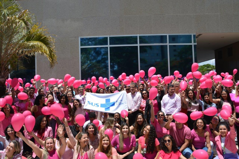 24102023 outubro rosa ebserh sede (34).jpg