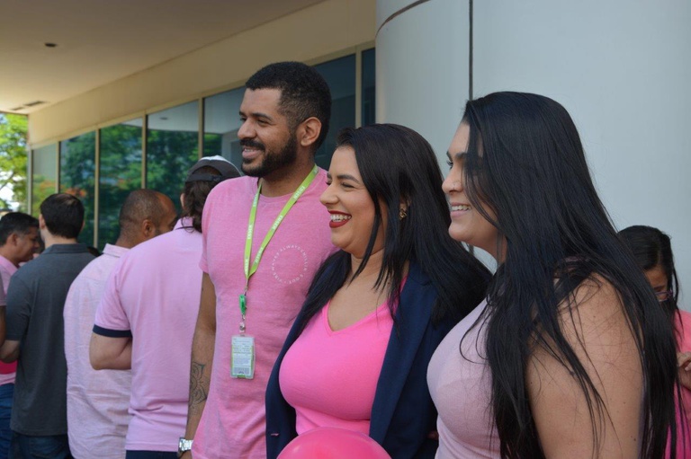 24102023 outubro rosa ebserh sede (39).jpg