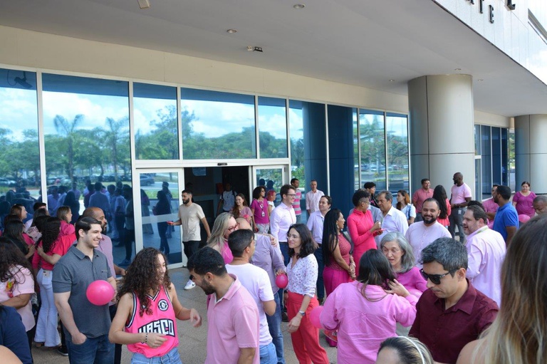 24102023 outubro rosa ebserh sede (41).jpg