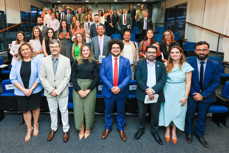 17122024 ebserh lançamento 2 vol revista jurídica (1).jpg