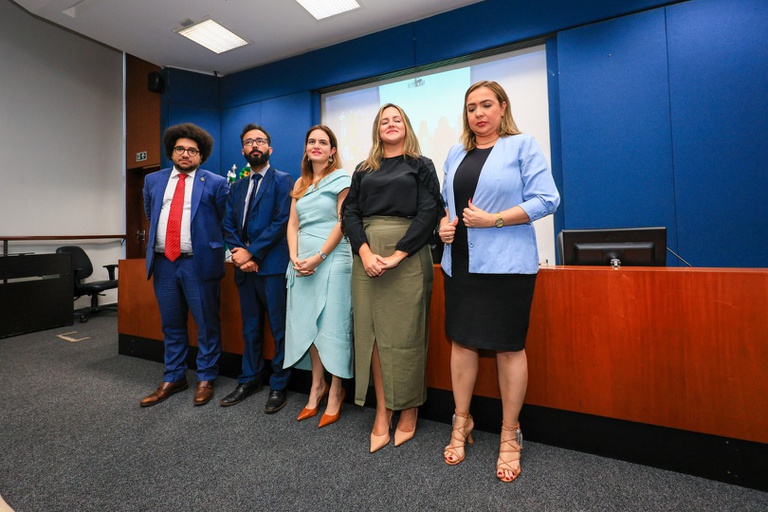 17122024 ebserh lançamento 2 vol revista jurídica (11).jpg