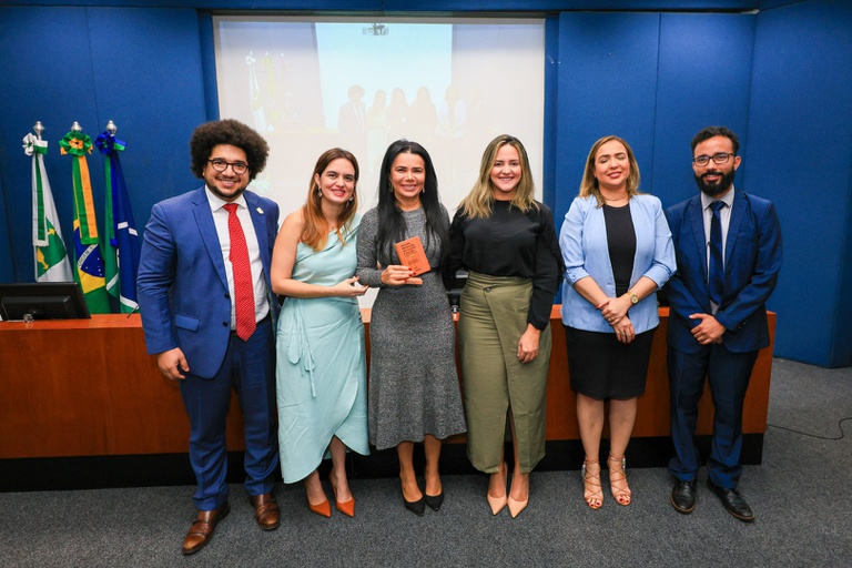 17122024 ebserh lançamento 2 vol revista jurídica (17).jpg