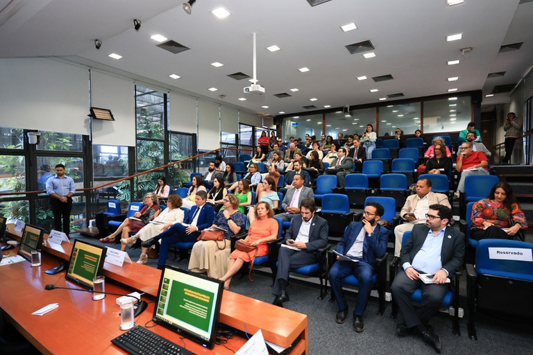 17122024 ebserh lançamento 2 vol revista jurídica (2).jpg