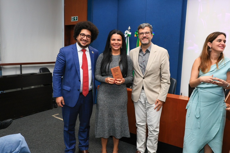 17122024 ebserh lançamento 2 vol revista jurídica (21).jpg