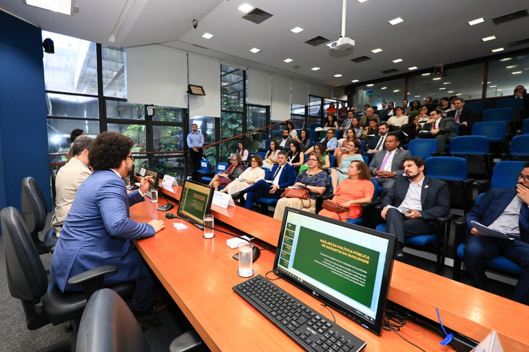 17122024 ebserh lançamento 2 vol revista jurídica (3).jpg