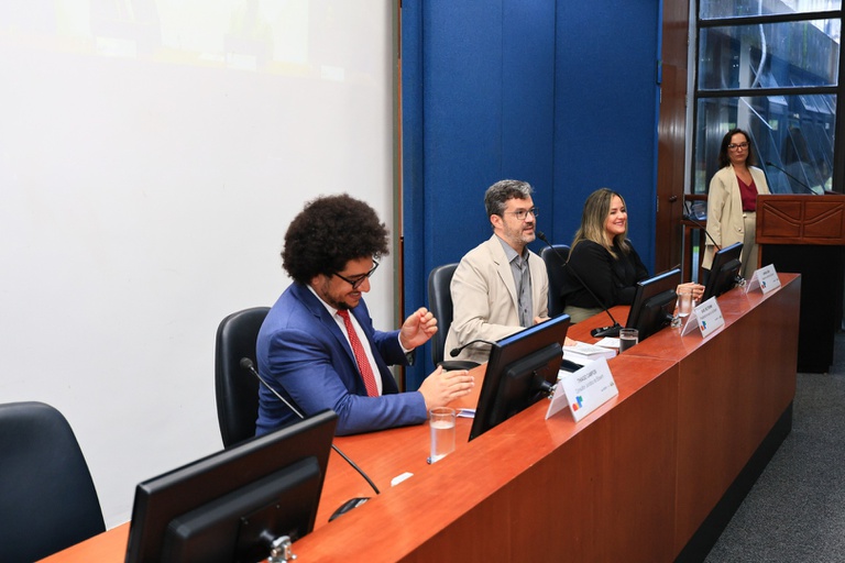 17122024 ebserh lançamento 2 vol revista jurídica (4).jpg