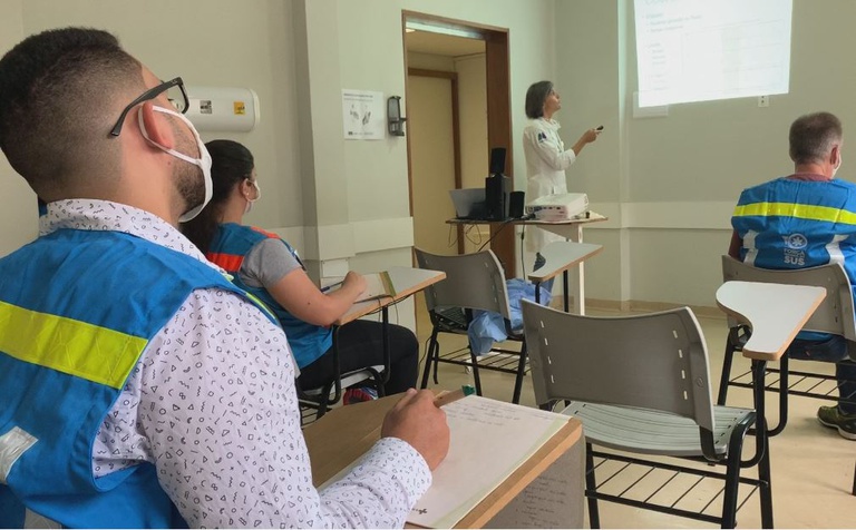 No HUB, já foram capacitadas por volta de 60 pessoas de forma presencial apenas em ventilação mecânica
