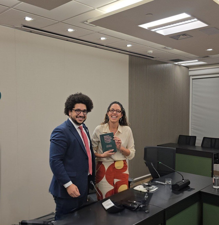 À Assistente Parlamentar, Dra. Tainá Aguiar Junquilho.jpg