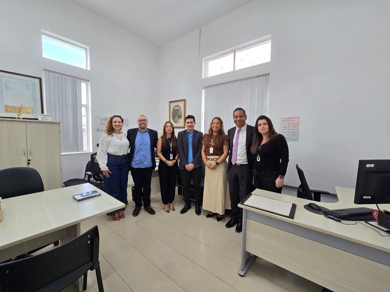 À Superintendente do MCO-UFBA, Sinaide Coelho.jpeg
