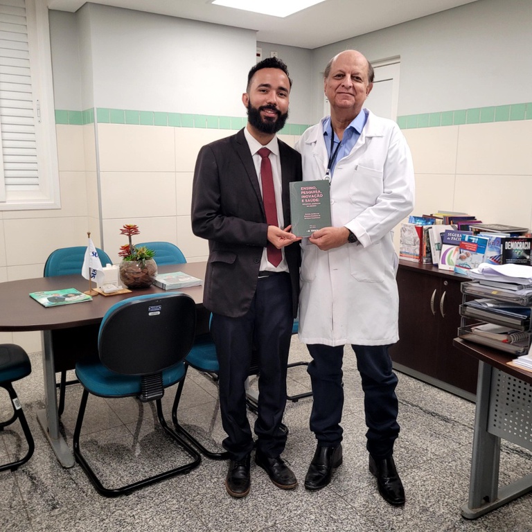 Ao Superintendente do HC-UFG , José Garcia Neto.jpg
