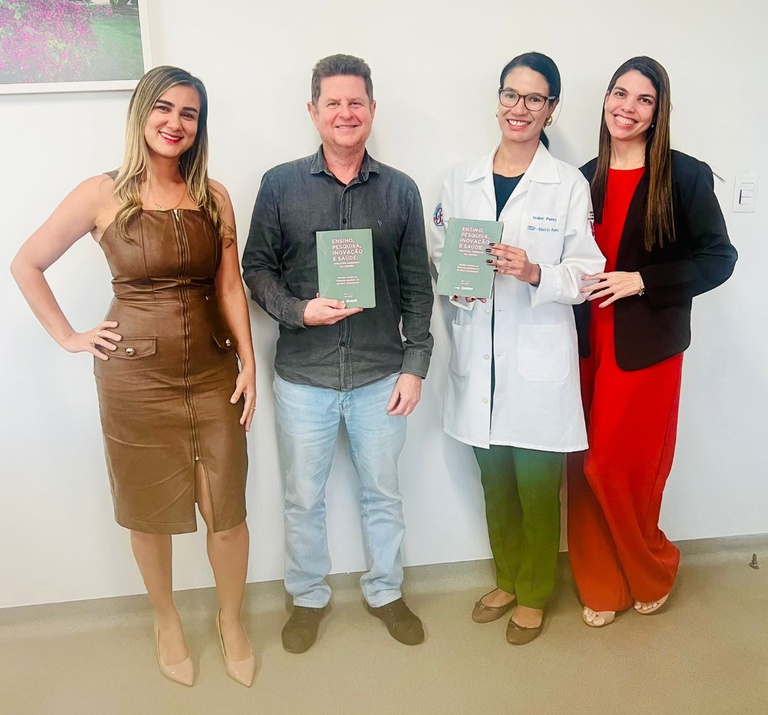 Ao Superintendente do Hu-Ufs, Dr. Kleyton de Andrade Bastos e para a Parecerista Dra. Isabel Cristina Sabatini Perez Ramos.jpeg