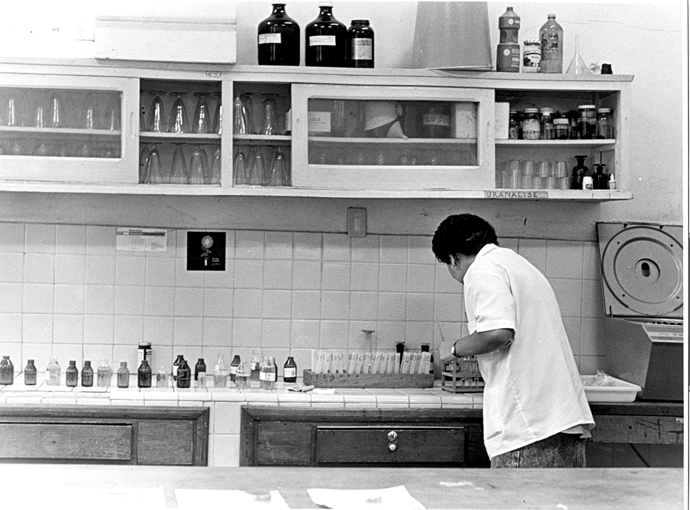 HC-UFG - foto antiga - Laboratório de Análises Clínicas