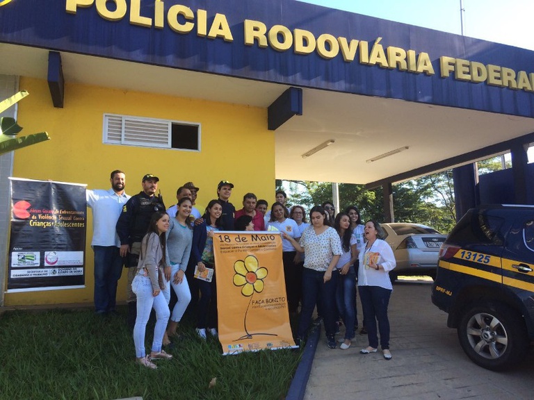 foto01-operacaonaprf-18demaio-campanhacontraaviolenciajpg