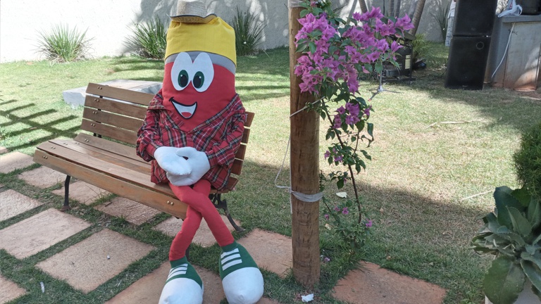 Hemolito no jardim do Bloco Ambulatorial - dia 21-06.jpg