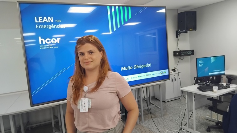 Juliana Soares - fonoaudióloga.jpg