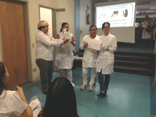 foto02-concursodefraseseparodias-higienizac3a7aodasmaos-vencedorasdoconcursodefrasesjpg