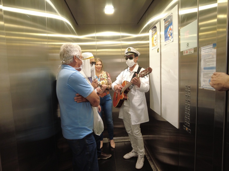 Dia dos pais - elevador.JPG