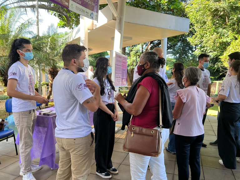 Abordagem de usuários no HC-UFG.jpeg