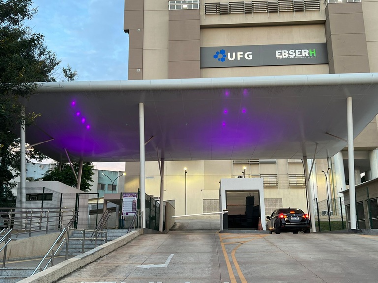 Iluminação do HC-UFG na cor roxa.jpeg