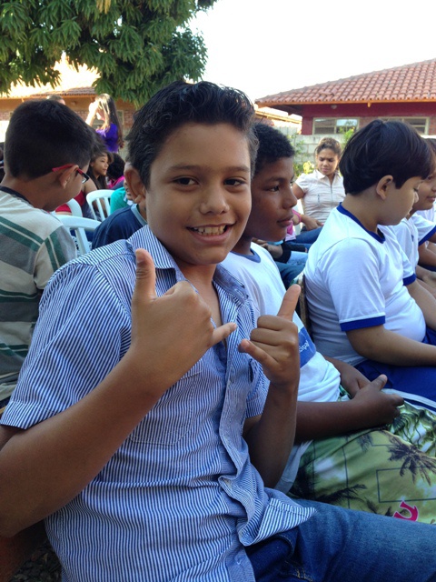 foto-westerley-escolamunicipalprofessoraleonisiaalmeida-consultorioitinerante-hc-ufgjpg