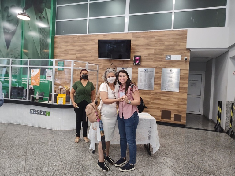 Distribuição de bombons no Edifício de Internação.jpeg