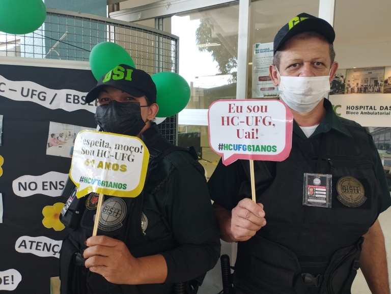 Foto 1 com plaquinhas - Aniversário do HC-UFG 61 anos.jpeg