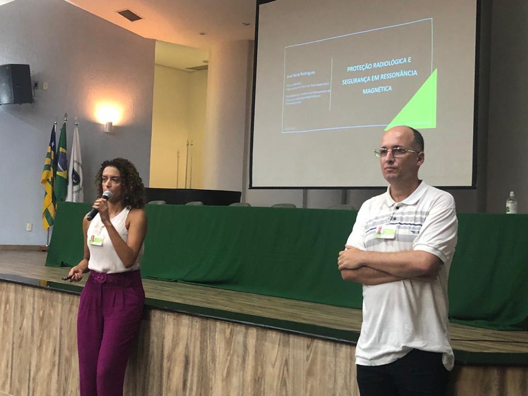 Ana Paula e Rodrigo Trotsdorf - Proteção radiológica.jpeg