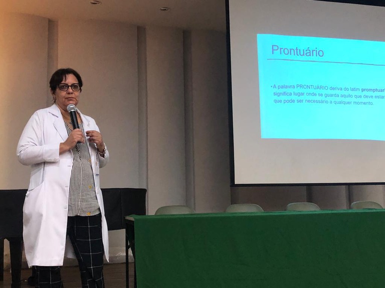 Cacilda Pedrosa - Preenchimento de prontuário.jpeg